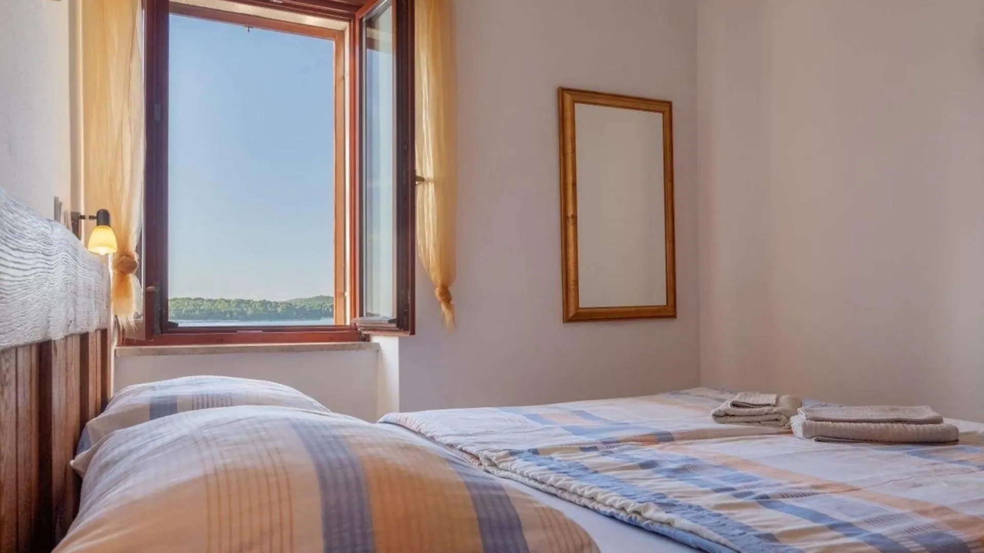 Wohnung In Rovinj Mit Terrasse Und Meerblick
